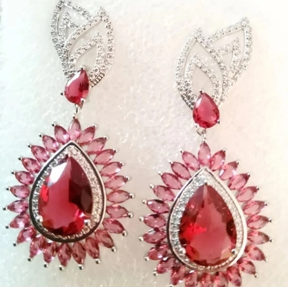 1.00 ctw Fuchsia Quartz Earrings - Picture 4 of 6